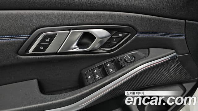 BMW 3 Series 2019 — Фото 19/20