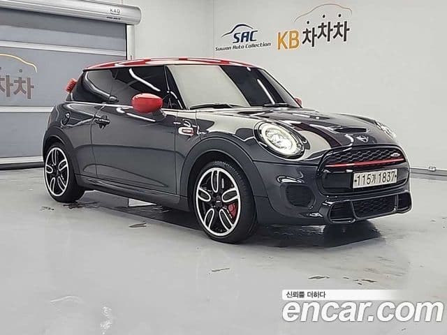 Mini Cooper S 2020 — Photo 8/18
