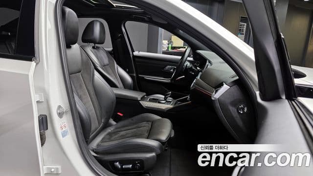 BMW 3 Series 2021 — фото 11 из 20