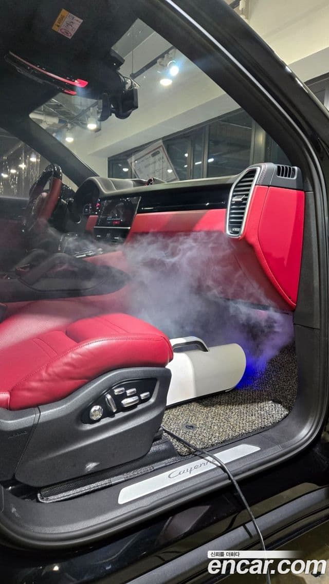 Porsche Cayenne 2020 — ფოტო 3/20