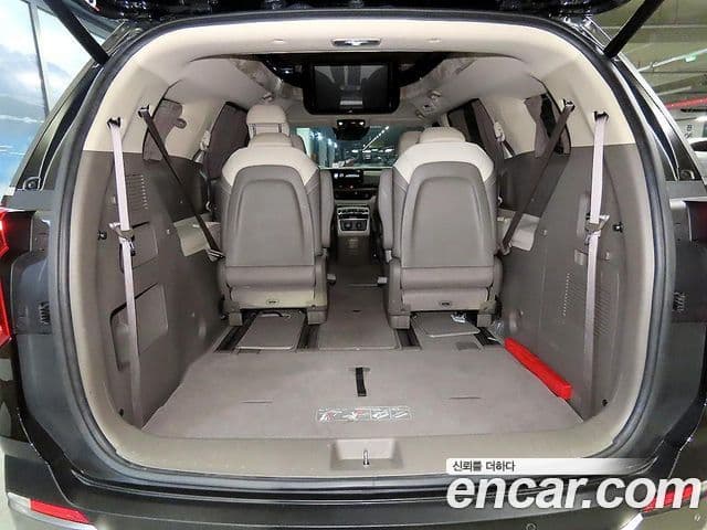Kia Carnival 2024 — фото 15 из 20