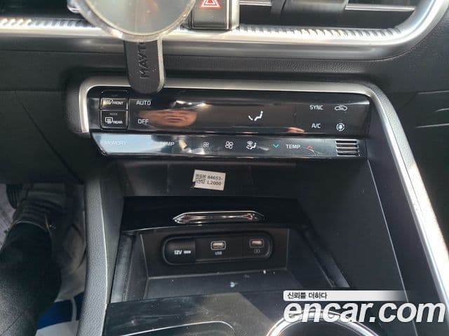 Kia K5 2023 — ფოტო 13/19