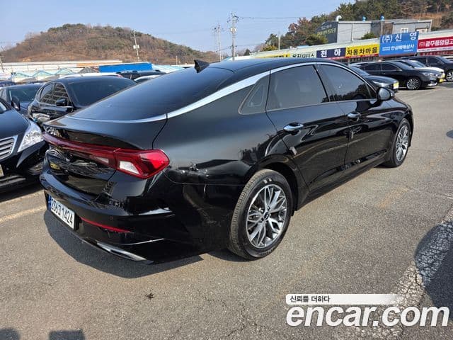 Kia K5 2023 — ფოტო 17/19