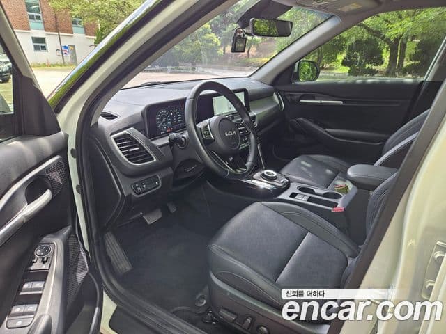 Kia Seltos 2023 — Şəkil 8/20