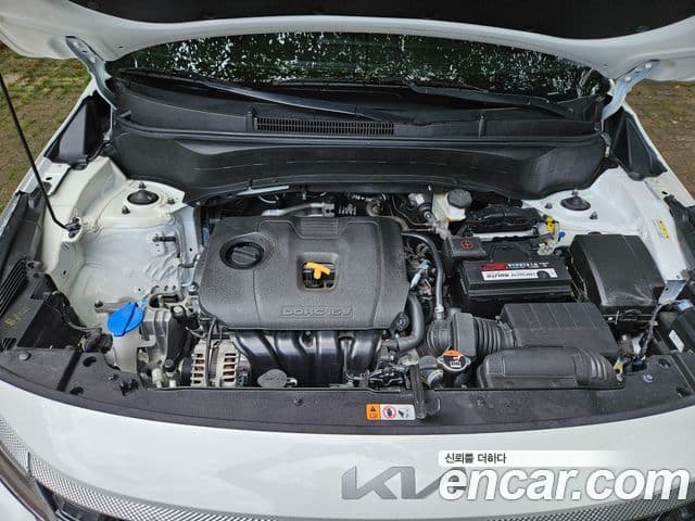 Kia Seltos 2023 — Şəkil 13/20