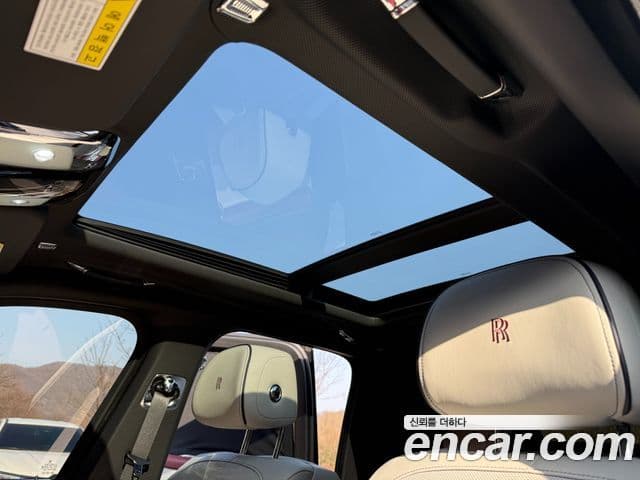 Rolls-Royce Cullinan 2020 — ფოტო 17/20