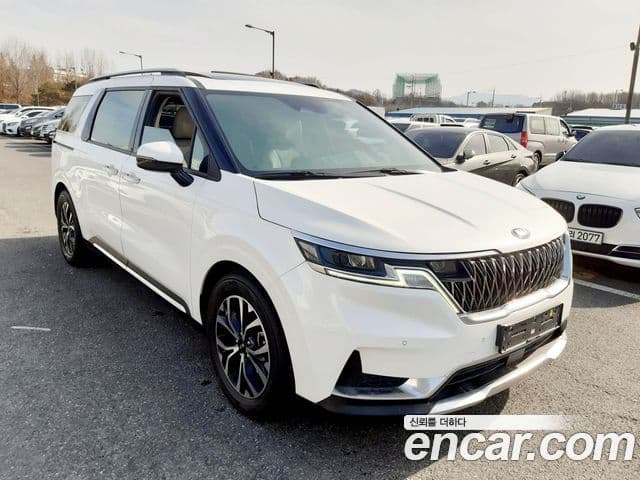 Kia Carnival 2021 — ფოტო 2/17