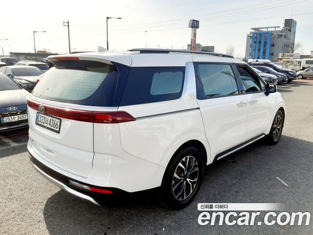 Kia Carnival 2021 — ფოტო 3/17