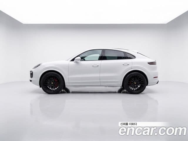 Porsche Cayenne 2021 — ფოტო 20/20