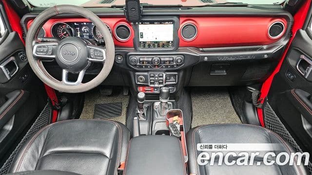 Jeep Wrangler 2020 — ფოტო 7/20