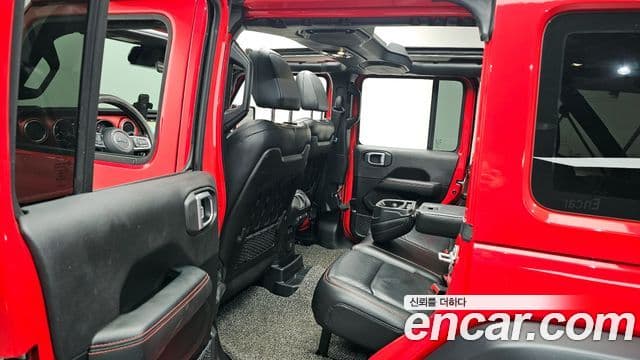 Jeep Wrangler 2020 — ფოტო 5/20