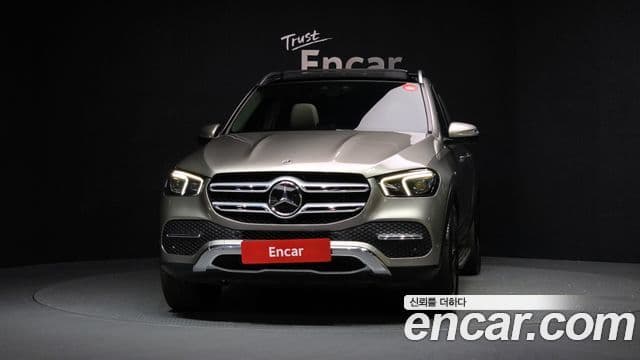 Mercedes-Benz GLE-Class 2021 — ფოტო 3/20