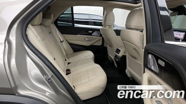 Mercedes-Benz GLE-Class 2021 — фото 12 из 20