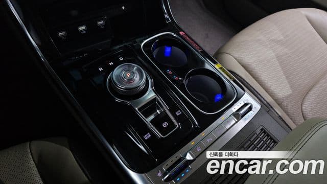 Kia Carnival 2022 — Şəkil 9/20