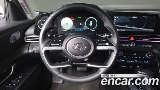 Hyundai The New Avante Hybrid 2021 — Photo 3/20