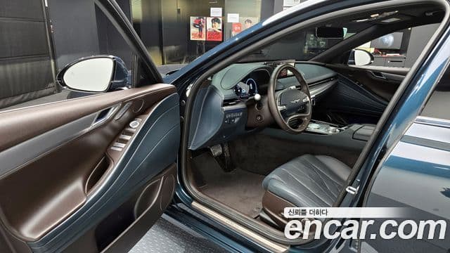 Genesis Electrified G80 2022 — Şəkil 11/20