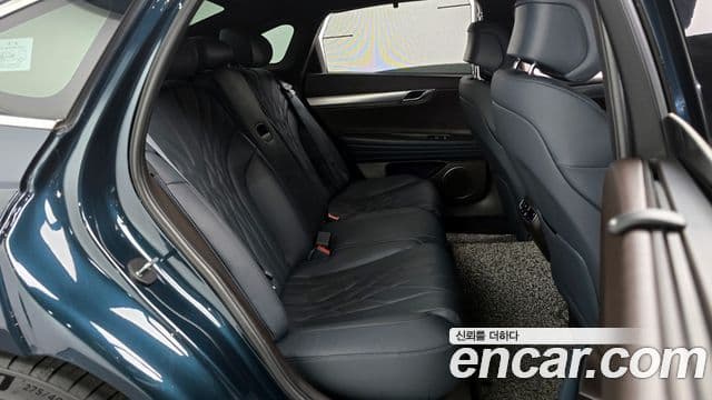 Genesis Electrified G80 2022 — Şəkil 12/20