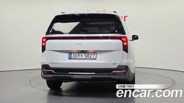 Kia Carnival 2024 — фото 4 из 20