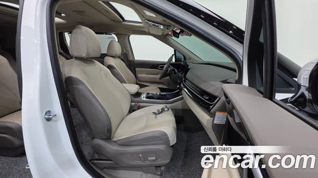 Kia Carnival 2024 — ფოტო 10/20