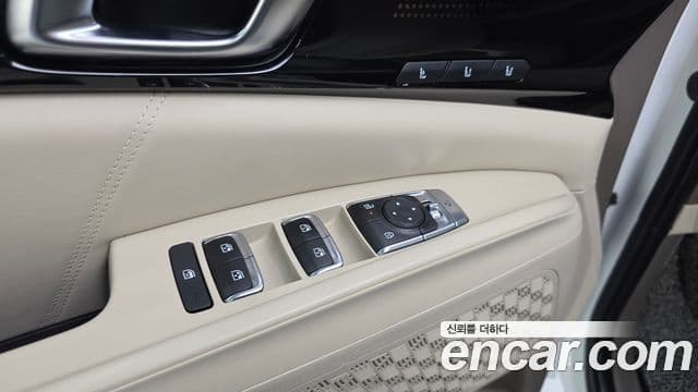 Kia Carnival 2024 — ფოტო 13/20