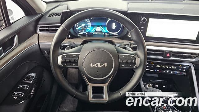 Kia K5 2023 — ფოტო 13/20