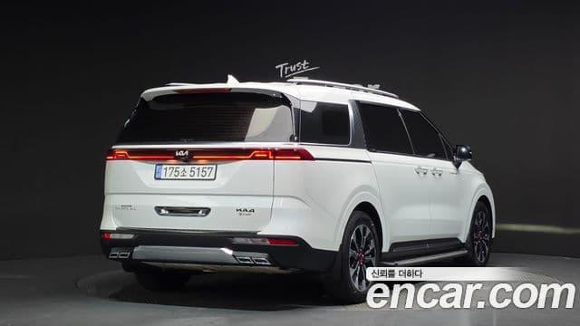 Kia Carnival 2021 — ფოტო 2/20