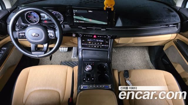 Kia Carnival 2021 — фото 7 из 20