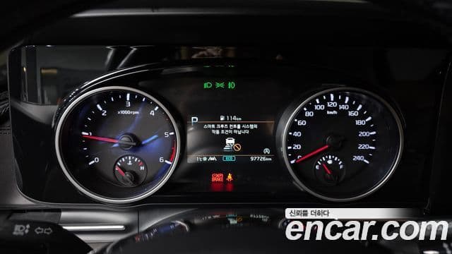 Kia Carnival 2021 — ფოტო 8/20