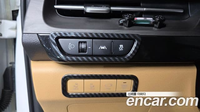 Kia Carnival 2021 — ფოტო 13/20