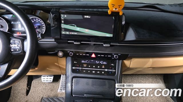Kia Carnival 2021 — ფოტო 15/20
