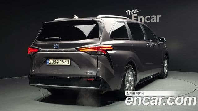 Toyota Sienna 2023 — Şəkil 2/20