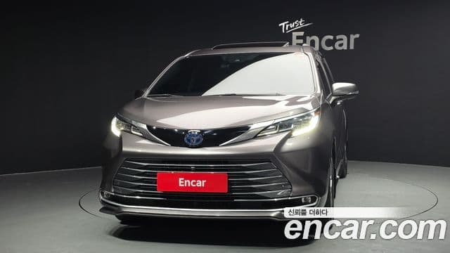 Toyota Sienna 2023 — Şəkil 3/20
