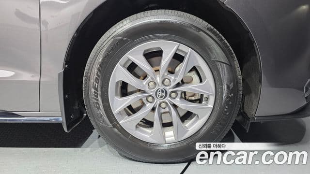 Toyota Sienna 2023 — Şəkil 5/20