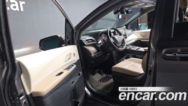 Toyota Sienna 2023 — Şəkil 10/20
