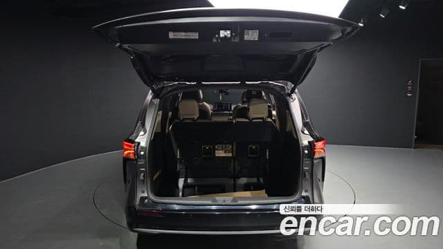 Toyota Sienna 2023 — Şəkil 20/20