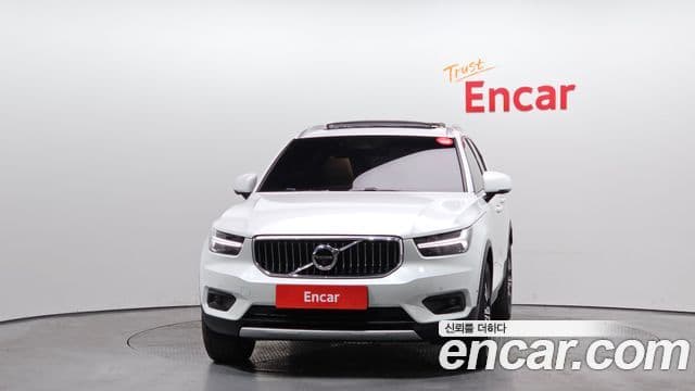 Volvo XC40 2022 — ფოტო 3/20