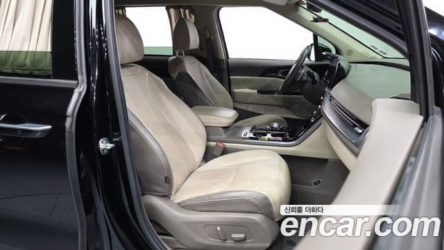 Kia Carnival 2021 — Фото 11/20
