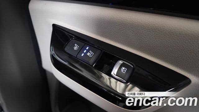 Kia Carnival 2021 — Фото 18/20