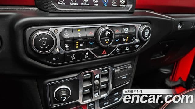 Jeep Wrangler 2022 — Фото 16/20
