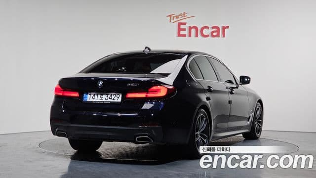 BMW 5 Series 2021 — ფოტო 2/20