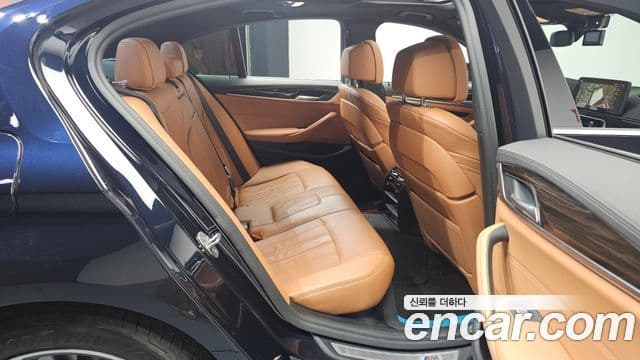 BMW 5 Series 2021 — ფოტო 12/20