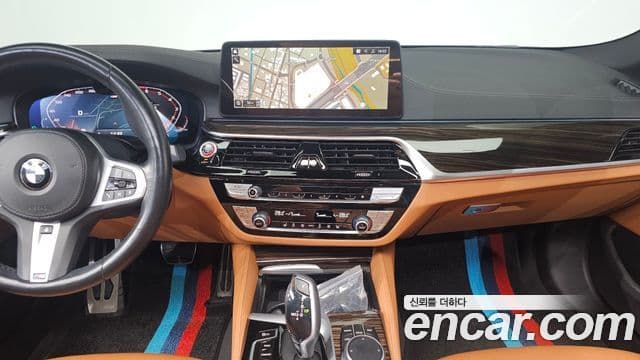 BMW 5 Series 2021 — ფოტო 14/20