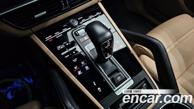 Porsche Cayenne 2021 — Şəkil 14/20