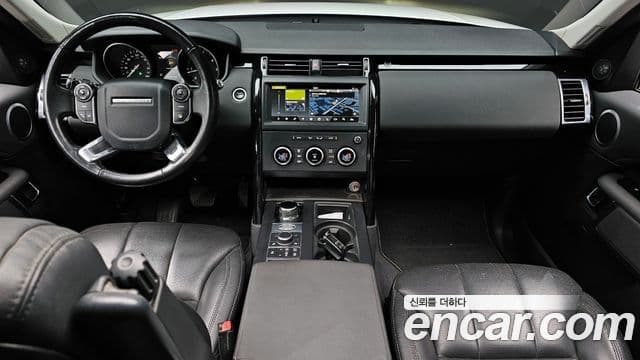 Land Rover Discovery 5 2018 — Şəkil 7/20
