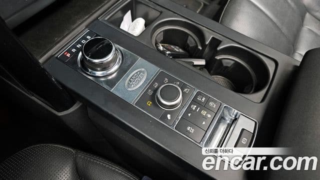 Land Rover Discovery 5 2018 — Şəkil 9/20
