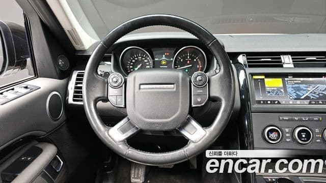 Land Rover Discovery 5 2018 — Şəkil 13/20