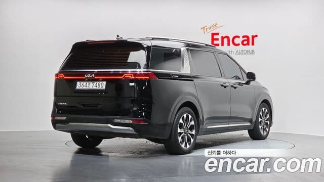 Kia Carnival 2022 — ფოტო 2/20
