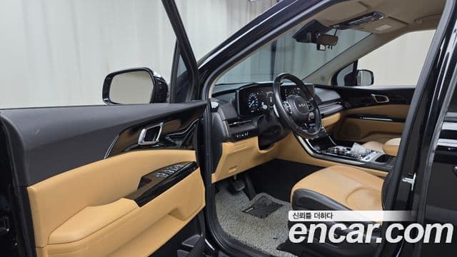 Kia Carnival 2022 — ფოტო 10/20