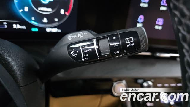 Kia Carnival 2022 — ფოტო 18/20