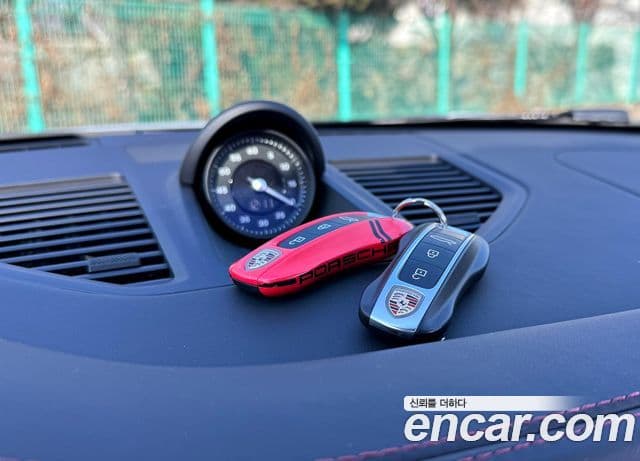 Porsche 911 2020 — ფოტო 17/20